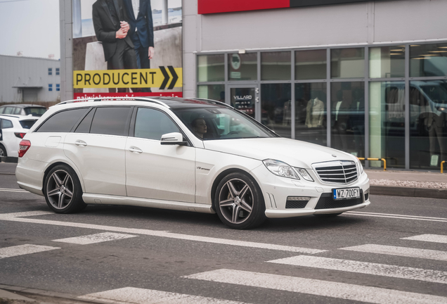 Mercedes-Benz E 63 AMG S212 V8 Biturbo