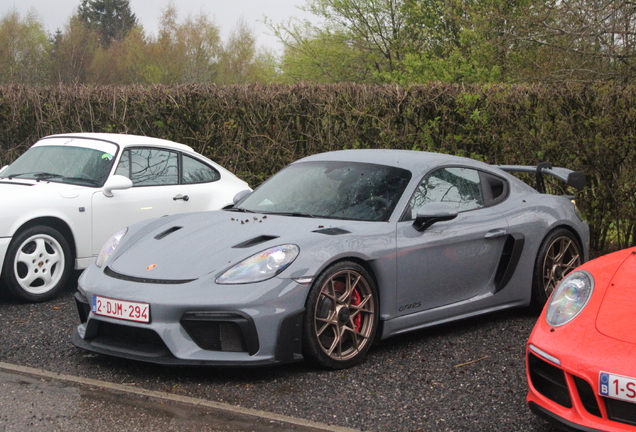 Porsche 718 Cayman GT4 RS