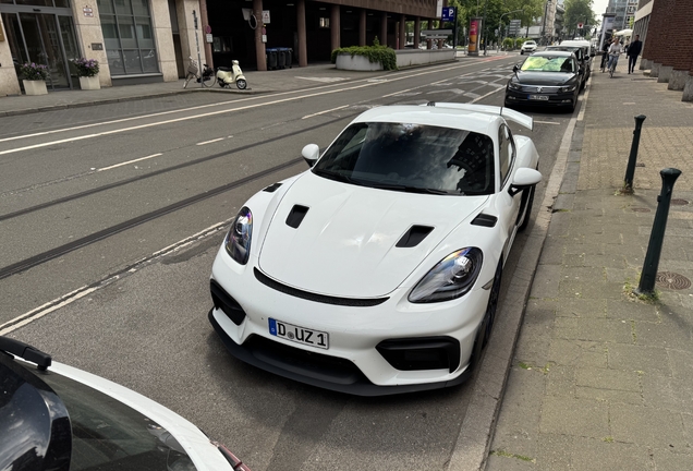Porsche 718 Cayman GT4 RS
