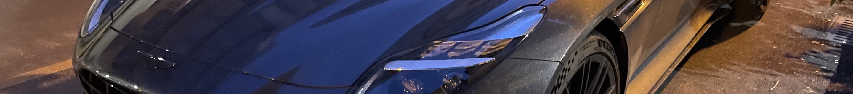 Aston Martin DB12 Volante