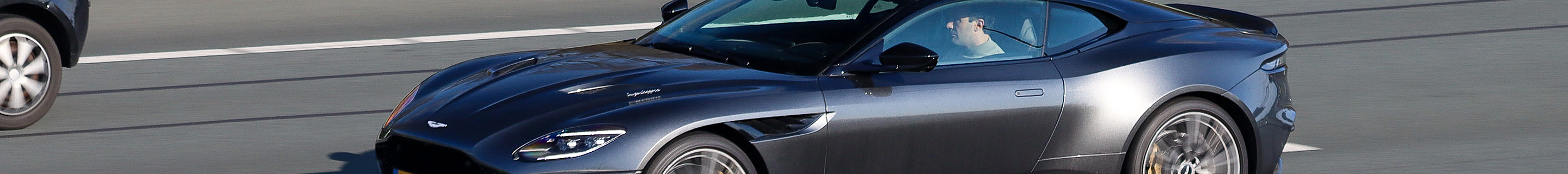 Aston Martin DBS Superleggera