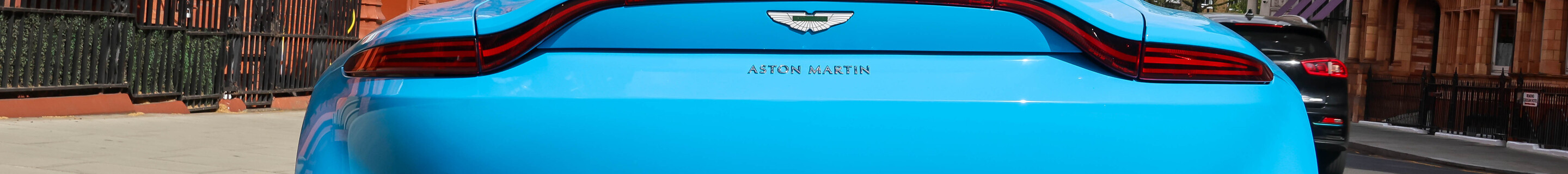 Aston Martin V8 Vantage 2018