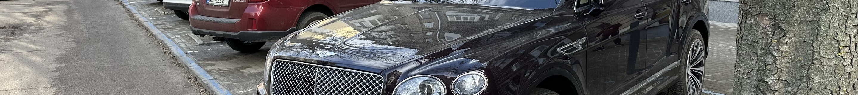 Bentley Bentayga Azure 2024