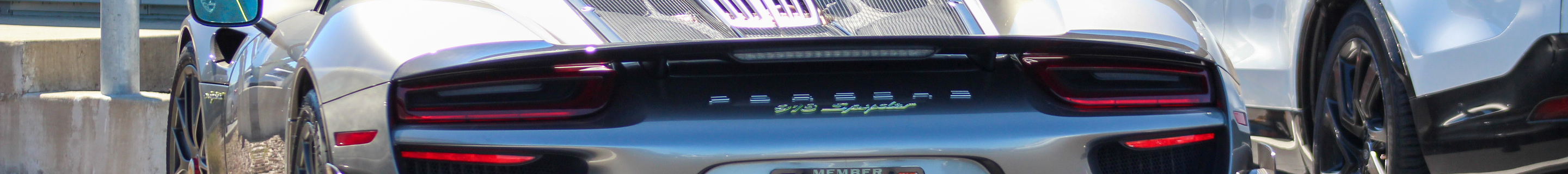 Porsche 918 Spyder Weissach Package