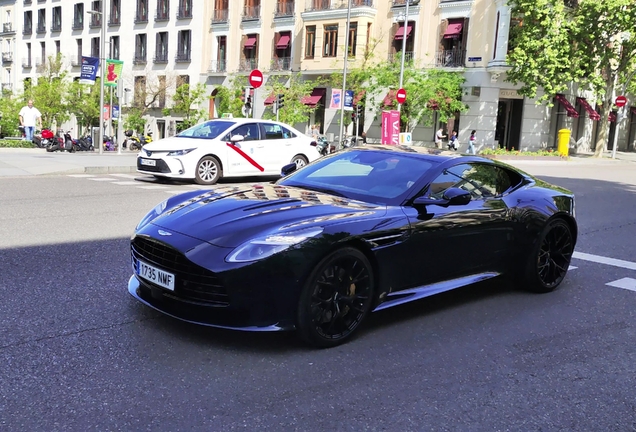 Aston Martin DB12