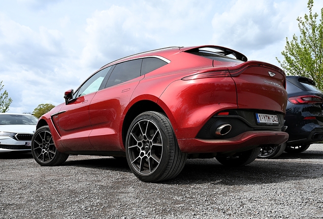 Aston Martin DBX