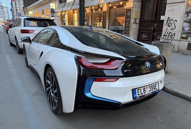 BMW i8