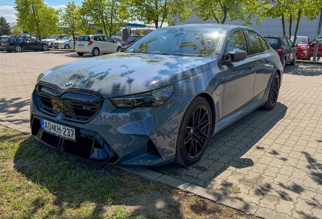 BMW M5 G90