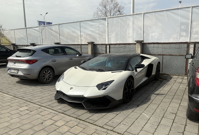Lamborghini Aventador LP700-4 Roadster