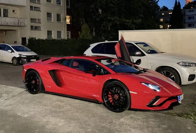 Lamborghini Aventador S LP740-4