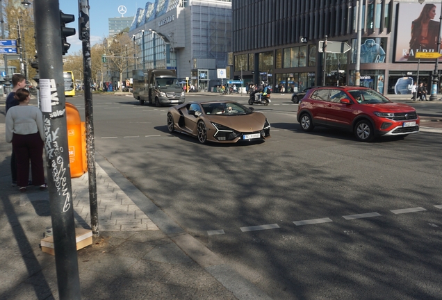 Lamborghini Revuelto