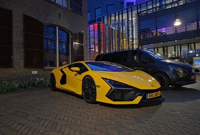 Lamborghini Revuelto