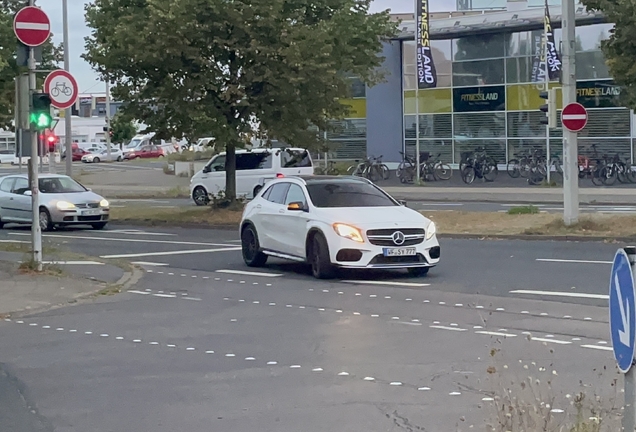 Mercedes-AMG GLA 45 X156