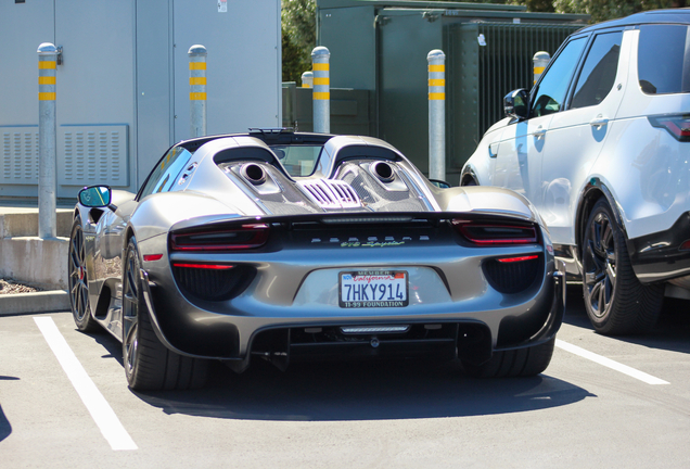 Porsche 918 Spyder Weissach Package