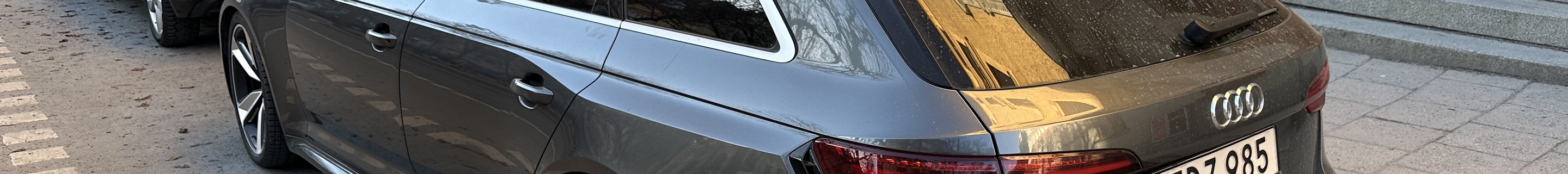Audi RS4 Avant B9