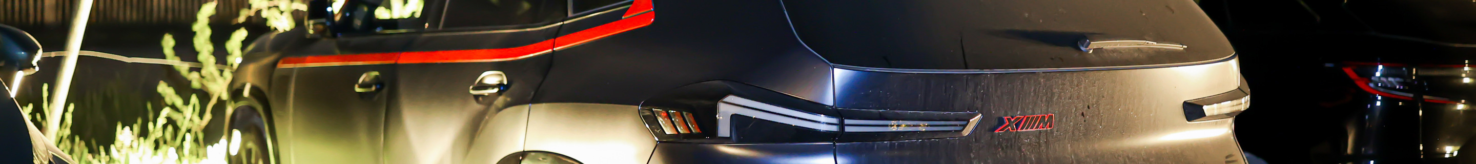 BMW XM G09 Label Red