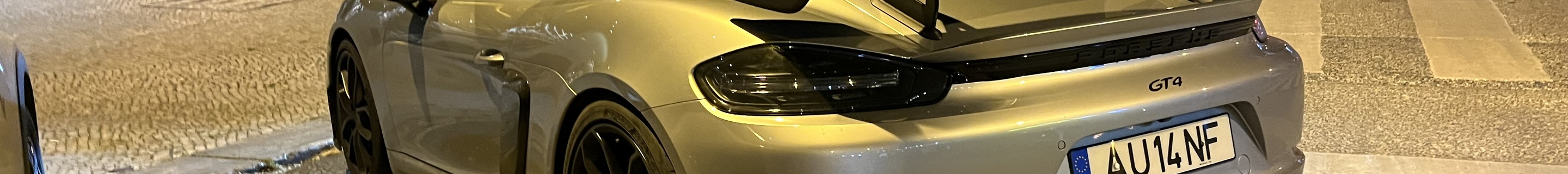 Porsche 718 Cayman GT4