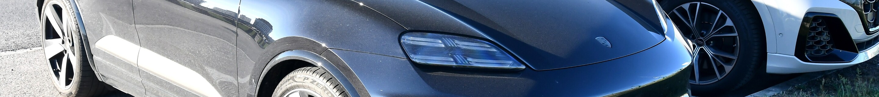 Porsche Macan EV Turbo