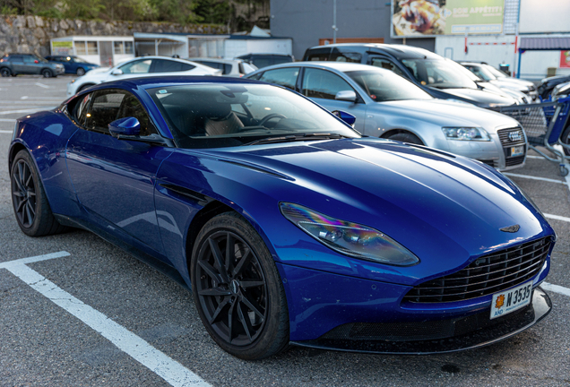Aston Martin DB11 V8