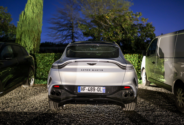 Aston Martin DBX707