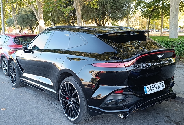 Aston Martin DBX707