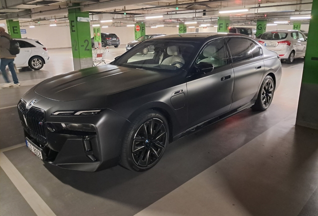 BMW M760e xDrive