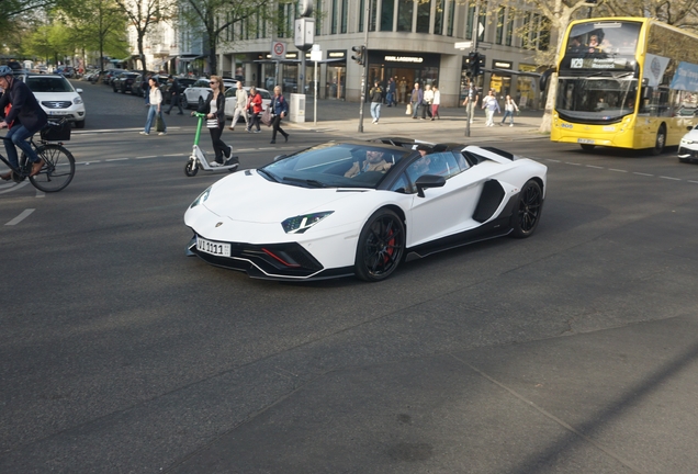 Lamborghini Aventador LP780-4 Ultimae Roadster