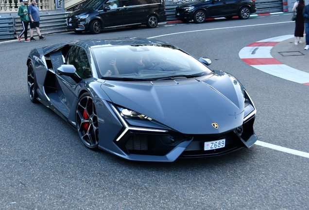 Lamborghini Revuelto