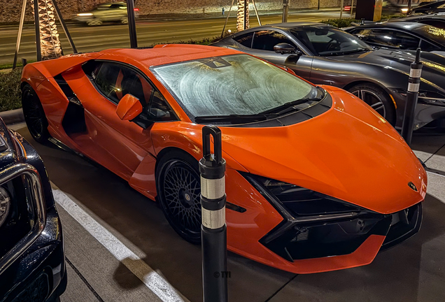Lamborghini Revuelto