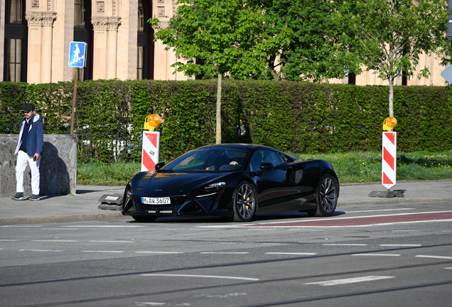 McLaren Artura Spider