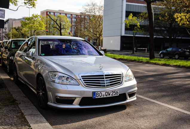 Mercedes-Benz S 63 AMG W221 2011