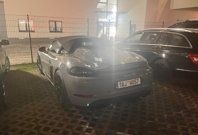 Porsche 718 Spyder RS Weissach Package