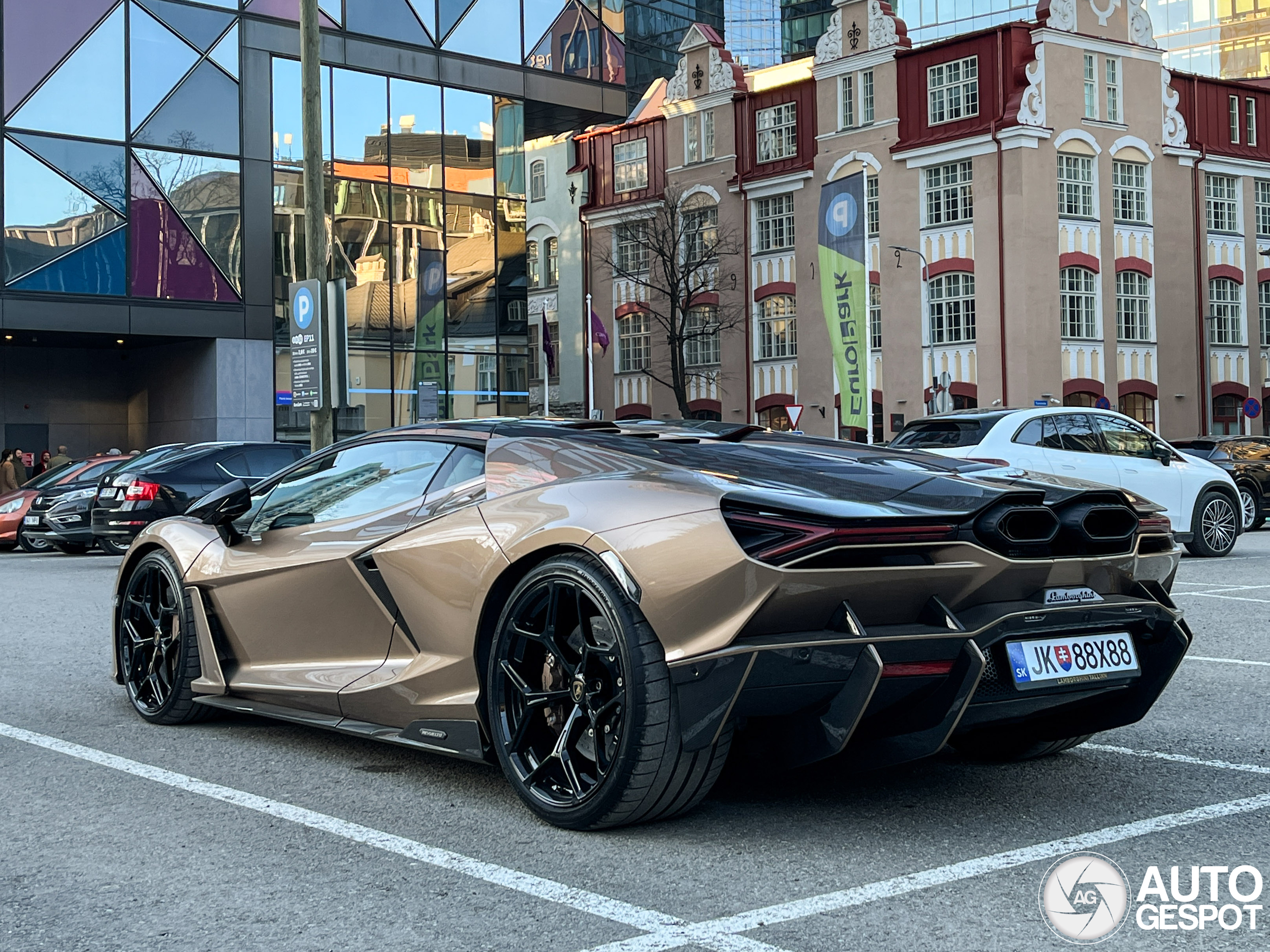 Lamborghini Revuelto