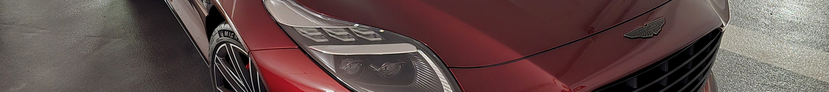 Aston Martin DB12 Volante