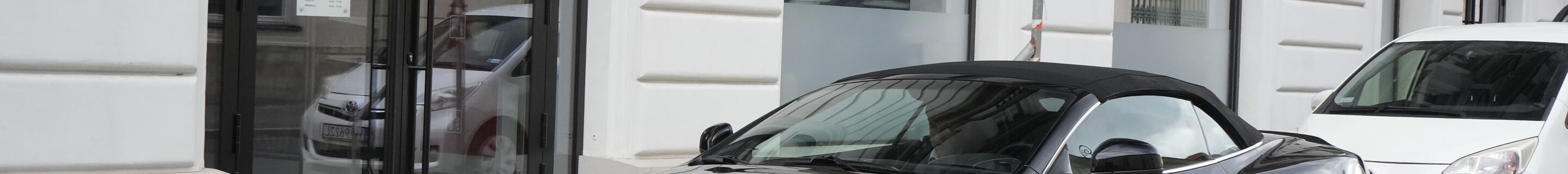 Aston Martin DBS Volante