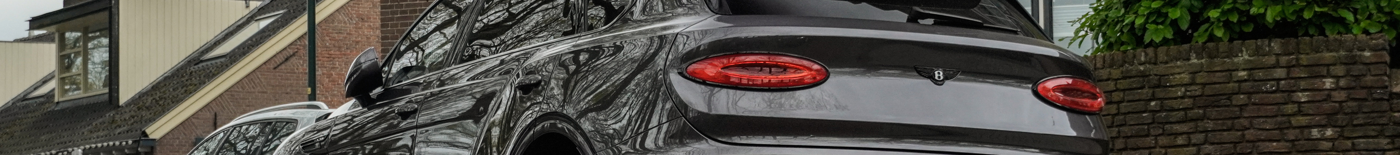 Bentley Bentayga Azure EWB