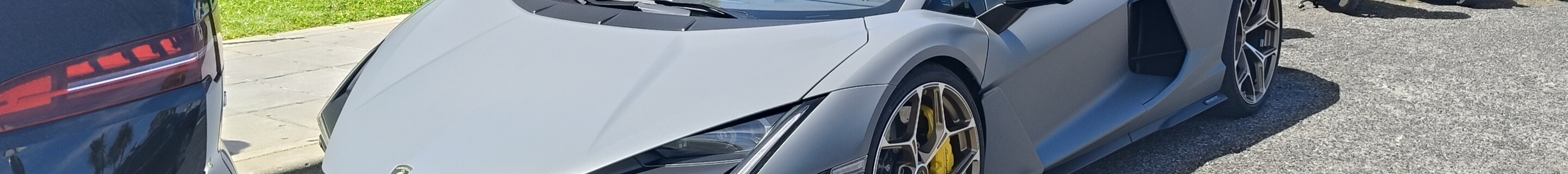 Lamborghini Revuelto