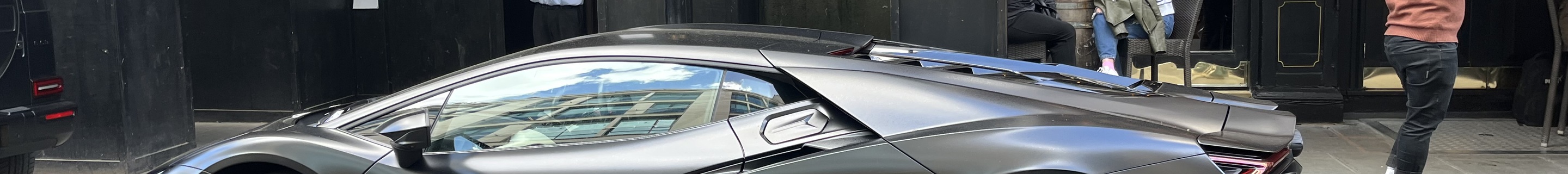 Lamborghini Revuelto