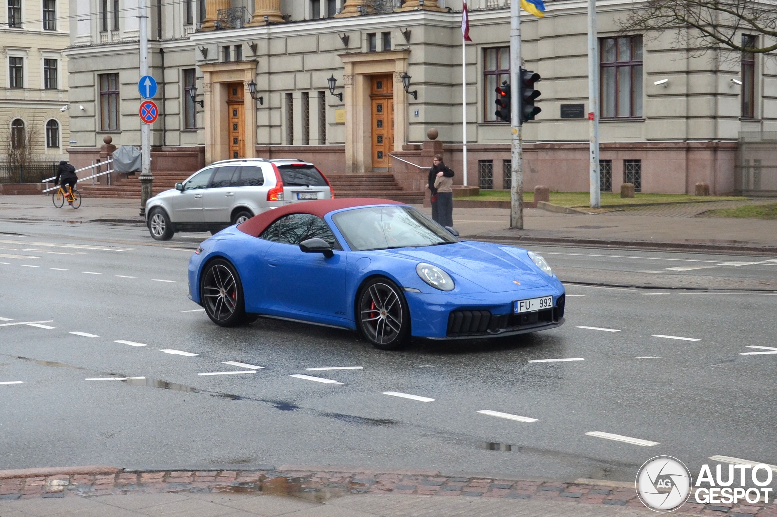 Porsche 992 Carrera 4 GTS Cabriolet MkII