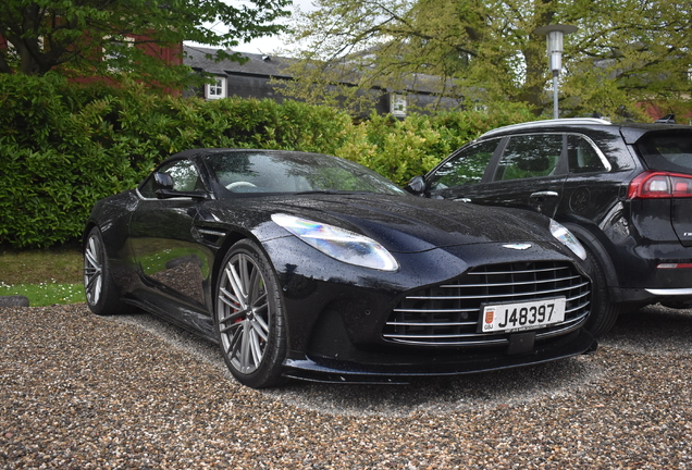 Aston Martin DB12 Volante