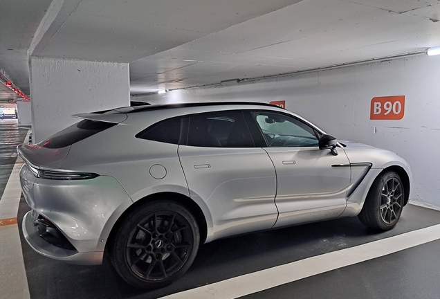 Aston Martin DBX