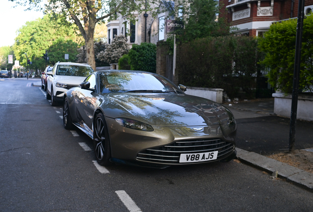 Aston Martin V8 Vantage 2018