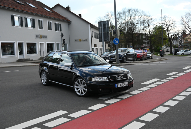 Audi RS4 Avant B5