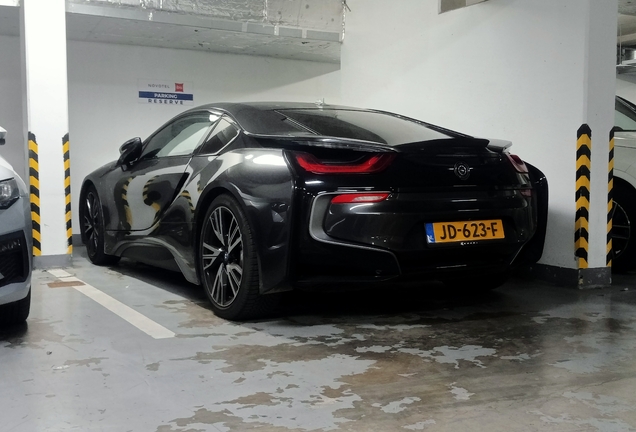BMW i8