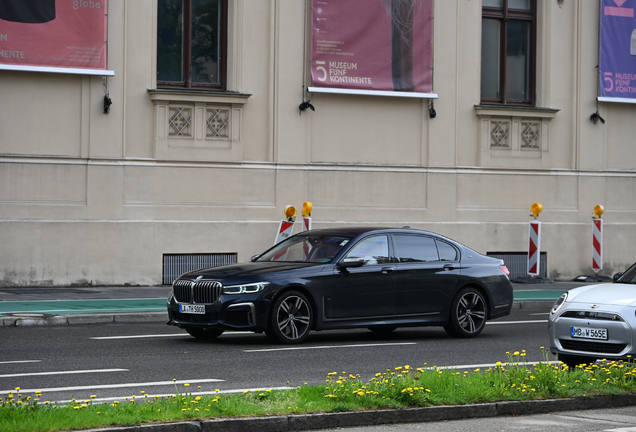 BMW M760Li xDrive 2019 Final Edition
