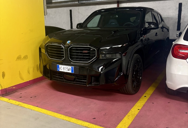 BMW XM G09 Label Red