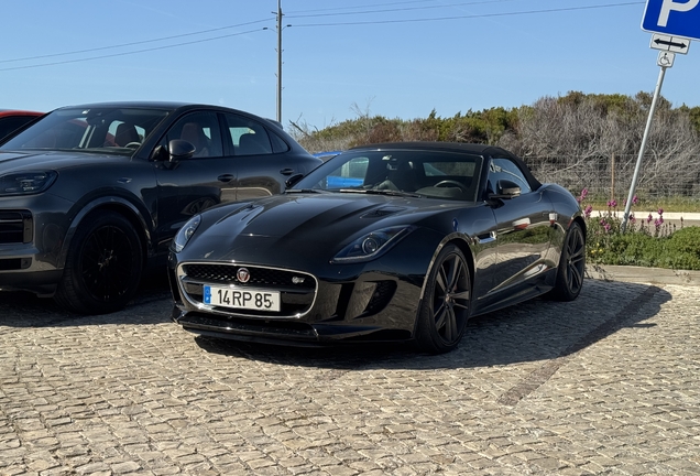 Jaguar F-TYPE S AWD Convertible British Design Edition