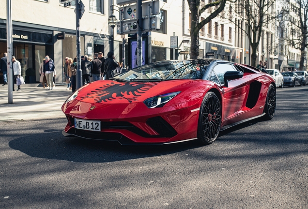 Lamborghini Aventador S LP740-4 Roadster
