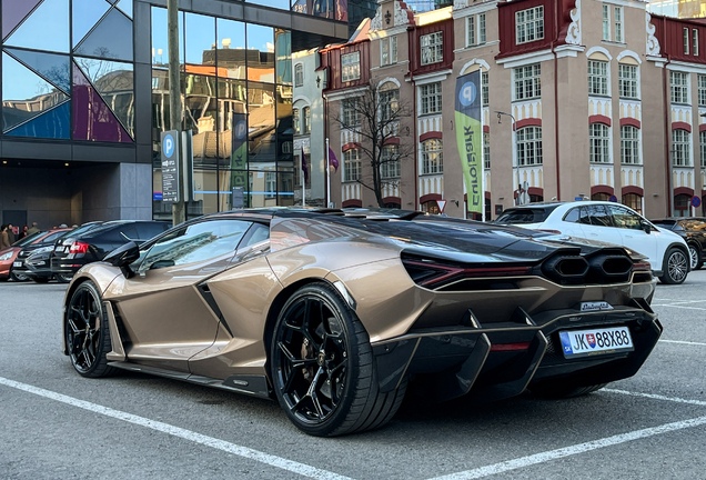 Lamborghini Revuelto