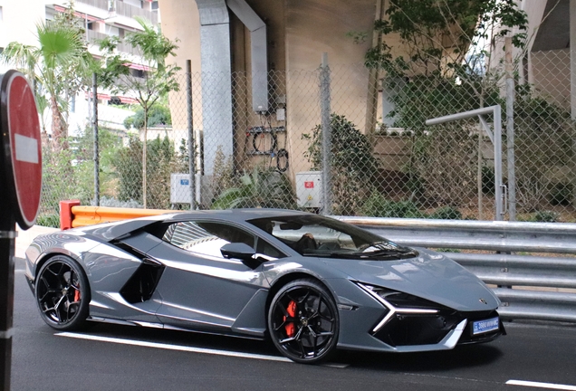 Lamborghini Revuelto